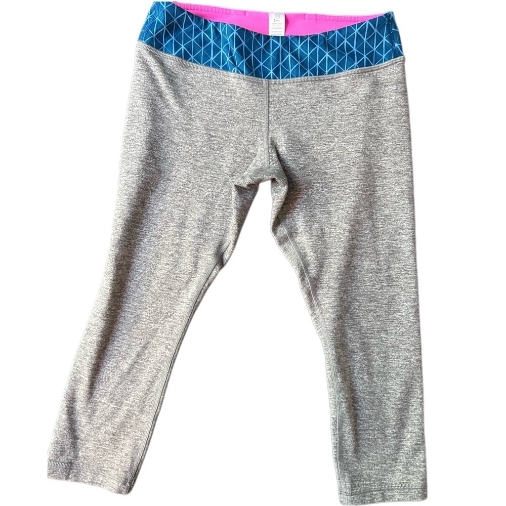 Ivivva (youth lululemon) capris with blue geometric waist